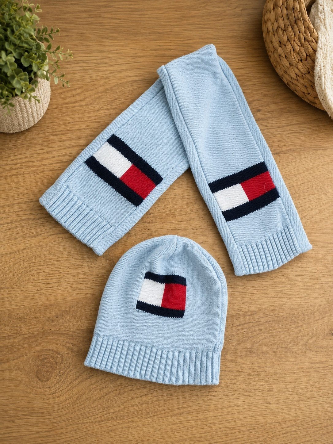 Baby set Tommy Hilfiger, Enfants & Bébés, Vêtements de bébé | Packs de vêtements pour bébés, Enlèvement
