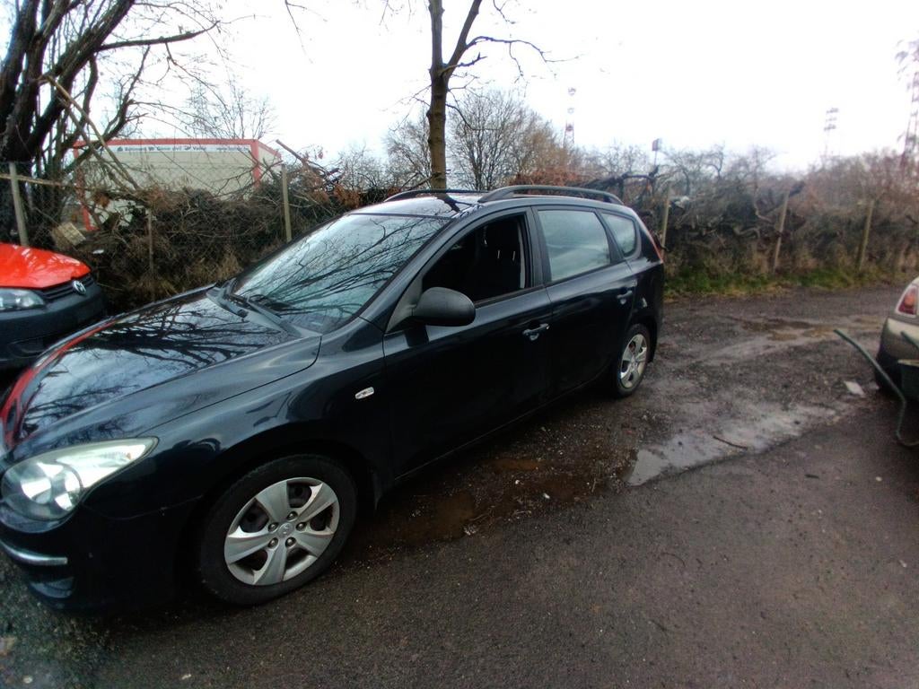 Hyundai i30 2009 1600 CRDI voor exportinfo 048894255, Auto's, 139 g/km, 4 cilinders, 1600 cc, Zwart