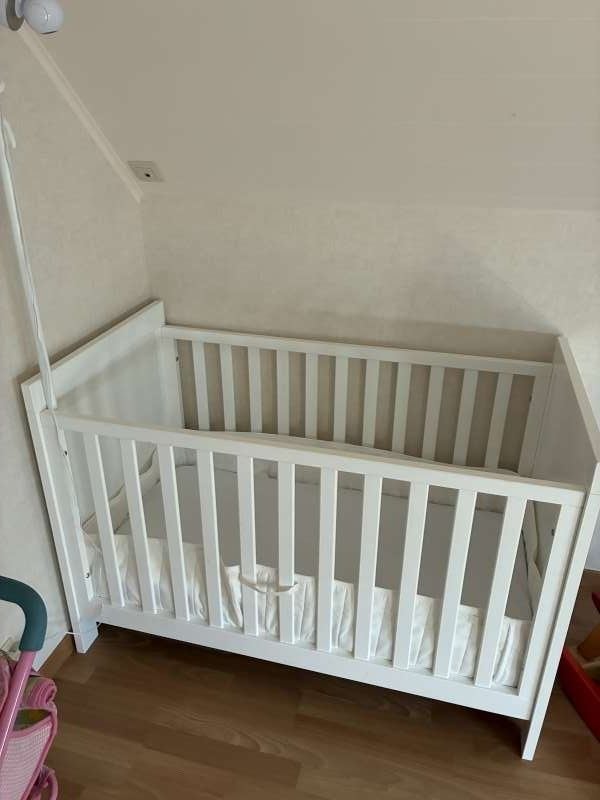 Baby bed Corsica, wit, Zo goed als nieuw, Minder dan 140 cm, Minder dan 70 cm, Ophalen
