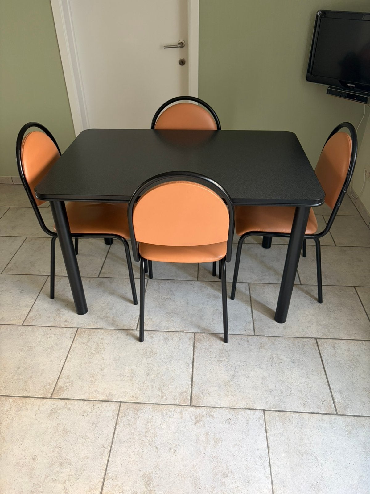 Tafel met 4 stoelen., Huis en Inrichting, Ophalen, Kunststof, 100 tot 150 cm, 50 tot 100 cm