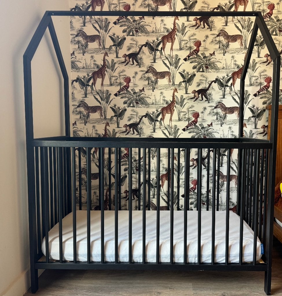 Baby-peuterbed met aerosleepmatras, Kinderen en Baby's, Kinderkamer | Bedden, Zo goed als nieuw, Minder dan 140 cm, Minder dan 70 cm