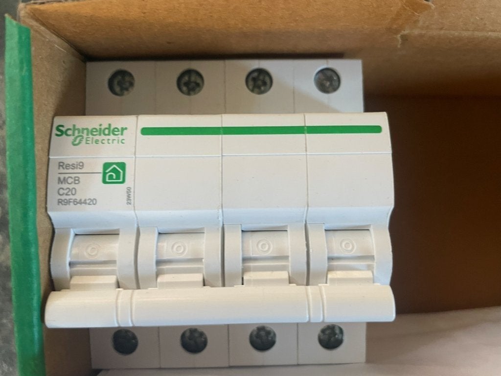 Schneider Electric Resi9 Automaat 4P 20A C (R9F64420), Ophalen, Nieuw