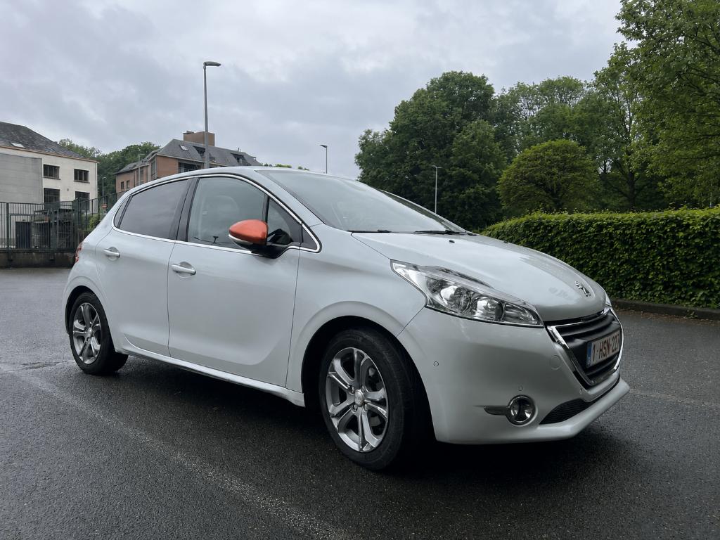 Peugeot 208 1.2i Roland Garros  | 153.000km | 2015, Auto's, Peugeot, Voorwielaandrijving, Wit, Leder, Particulier