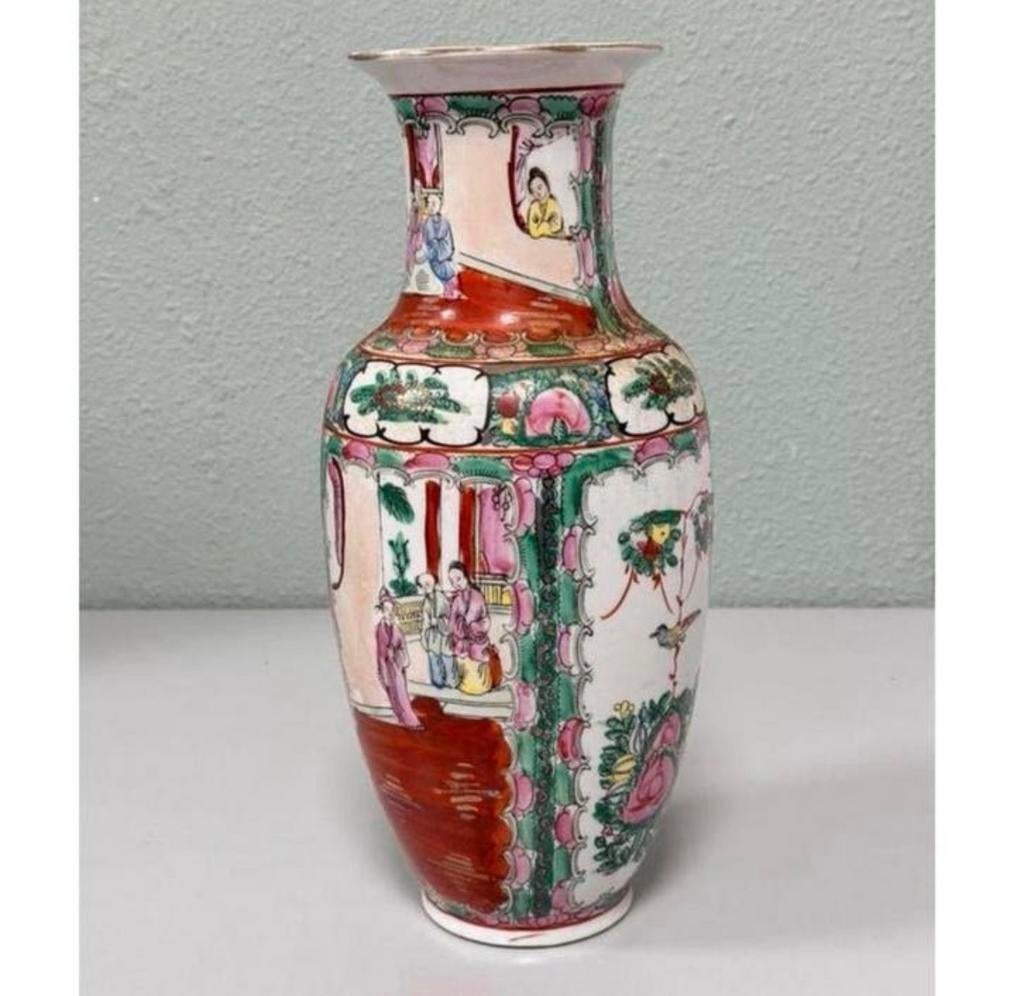 Vase chinois old Famille Rose médaillon chinois Porcelaine, Enlèvement ou Envoi