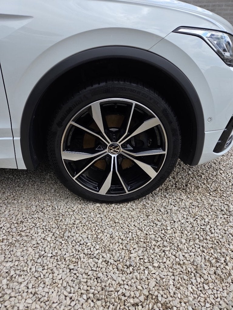 VW Tiguan 1.4 eHybrid R-Line! BTW aftrekbaar! Nieuwe banden!, Automaat, Zwart, Wit, Particulier