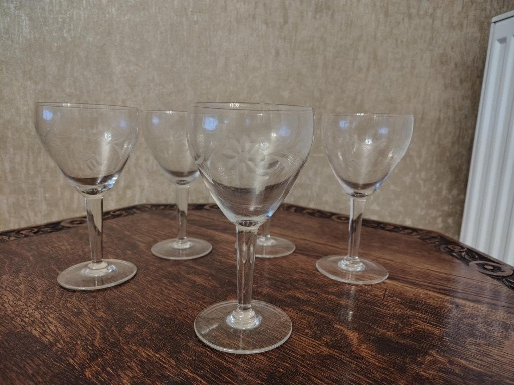 Vintage Wijn Glazen kristal geslepen bloem blaadjes motief, Enlèvement