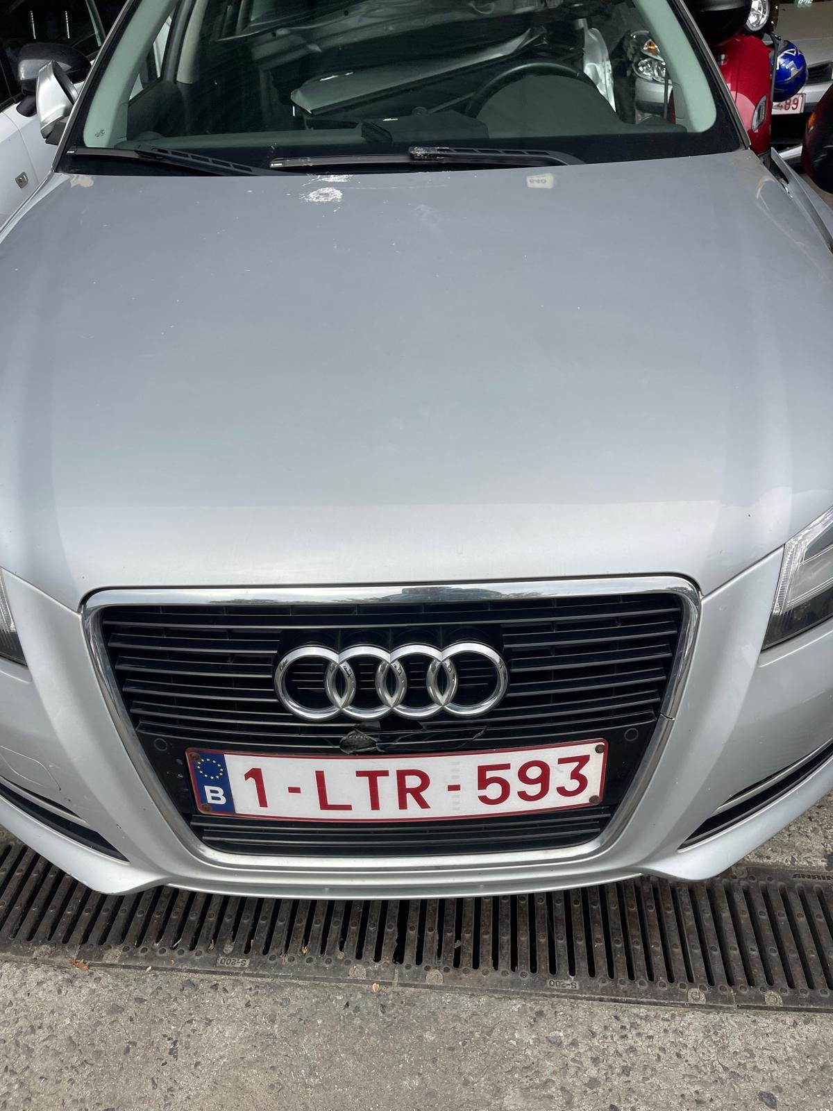 Audi A3 1.6TDI bouwjaar 2011 schadewagen, Auto's, Euro 5, Stof, Zwart, 5 deurs