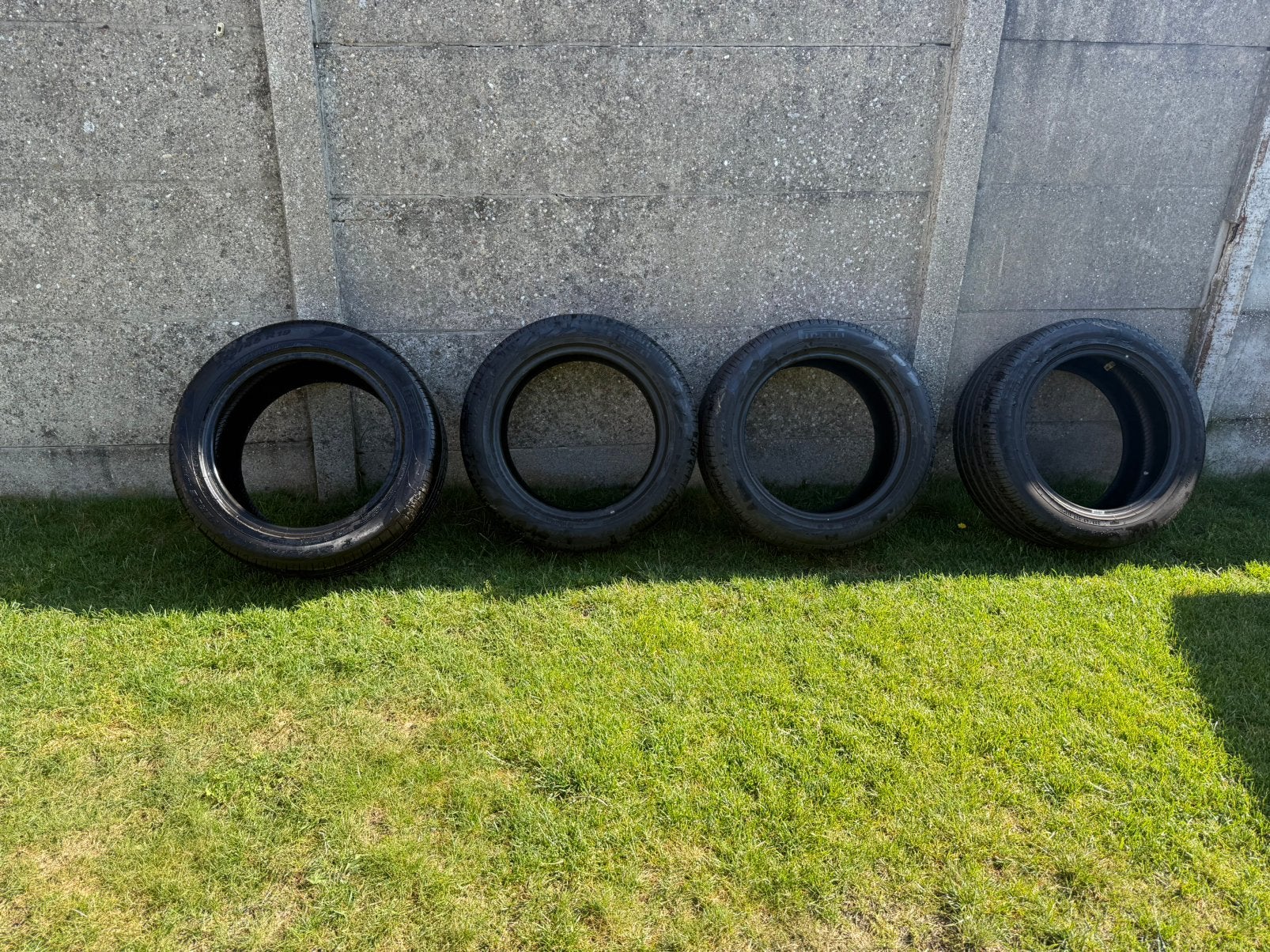 Pneus Pirelli en très bon état, Enlèvement, Pneu(s)