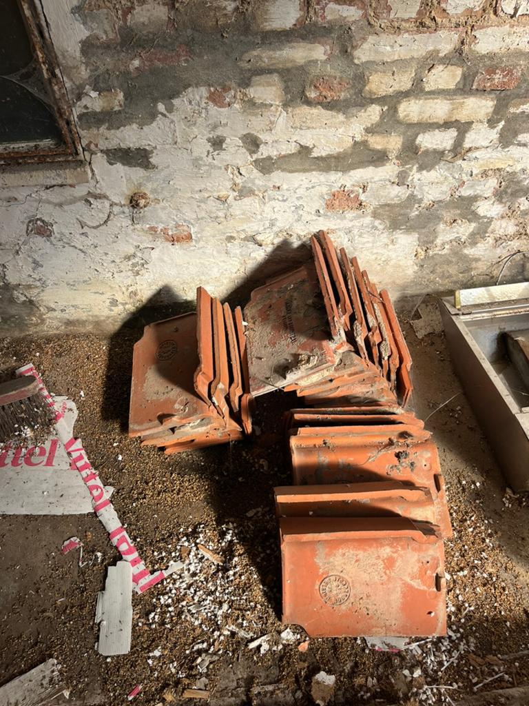 Hoekpannen, Doe-het-zelf en Bouw, Dakpannen en Dakbedekking, Ophalen, Gebruikt, Steen of Klei, Dakpannen