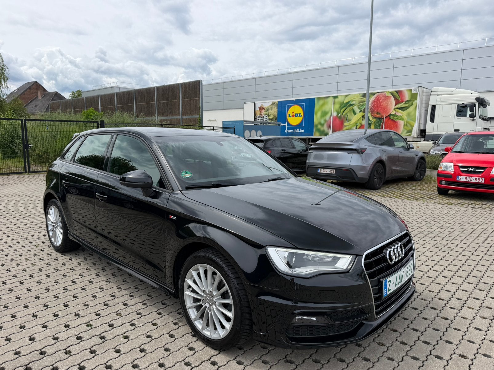 Audi a3 1.6 tdi S linie 2016 goede staat, Auto's, Audi, Euro 6, Bedrijf, 5 deurs, Te koop