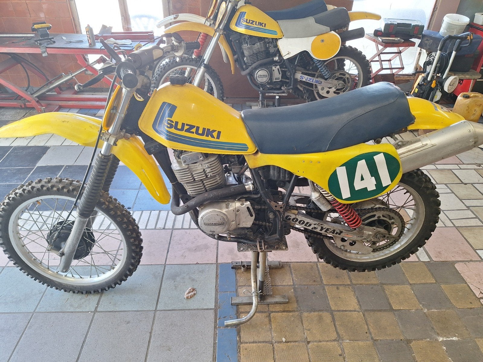Motocross Suzuki DR 400 + bloc de rechange, Motos, Motos | Suzuki, Particulier, Moto de cross