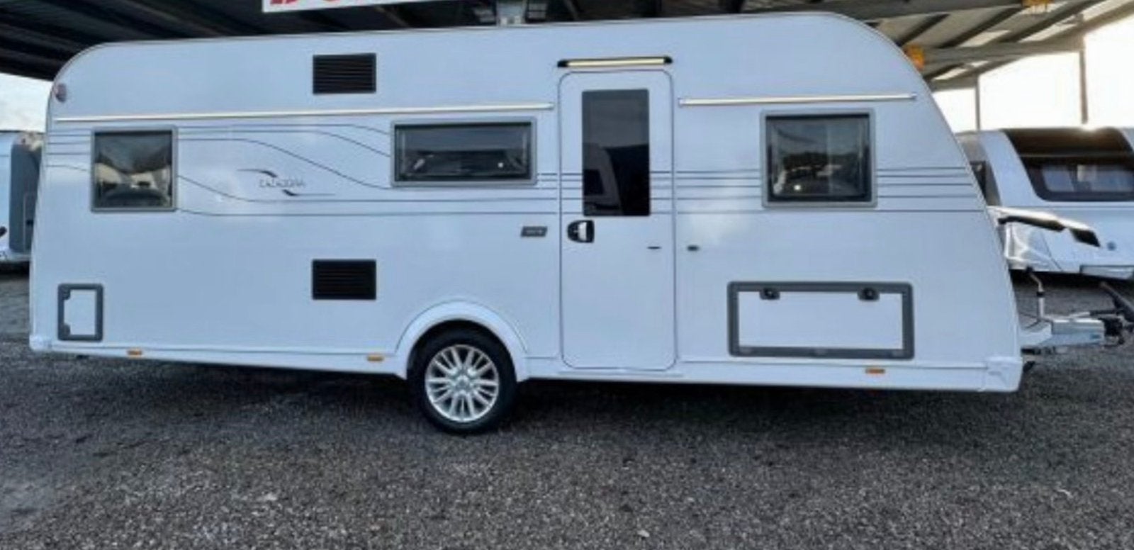 Tabbert cazadora 550, Caravanes & Camping, Caravanes, Tabbert, Jusqu'à 6, Particulier, Réfrigérateur