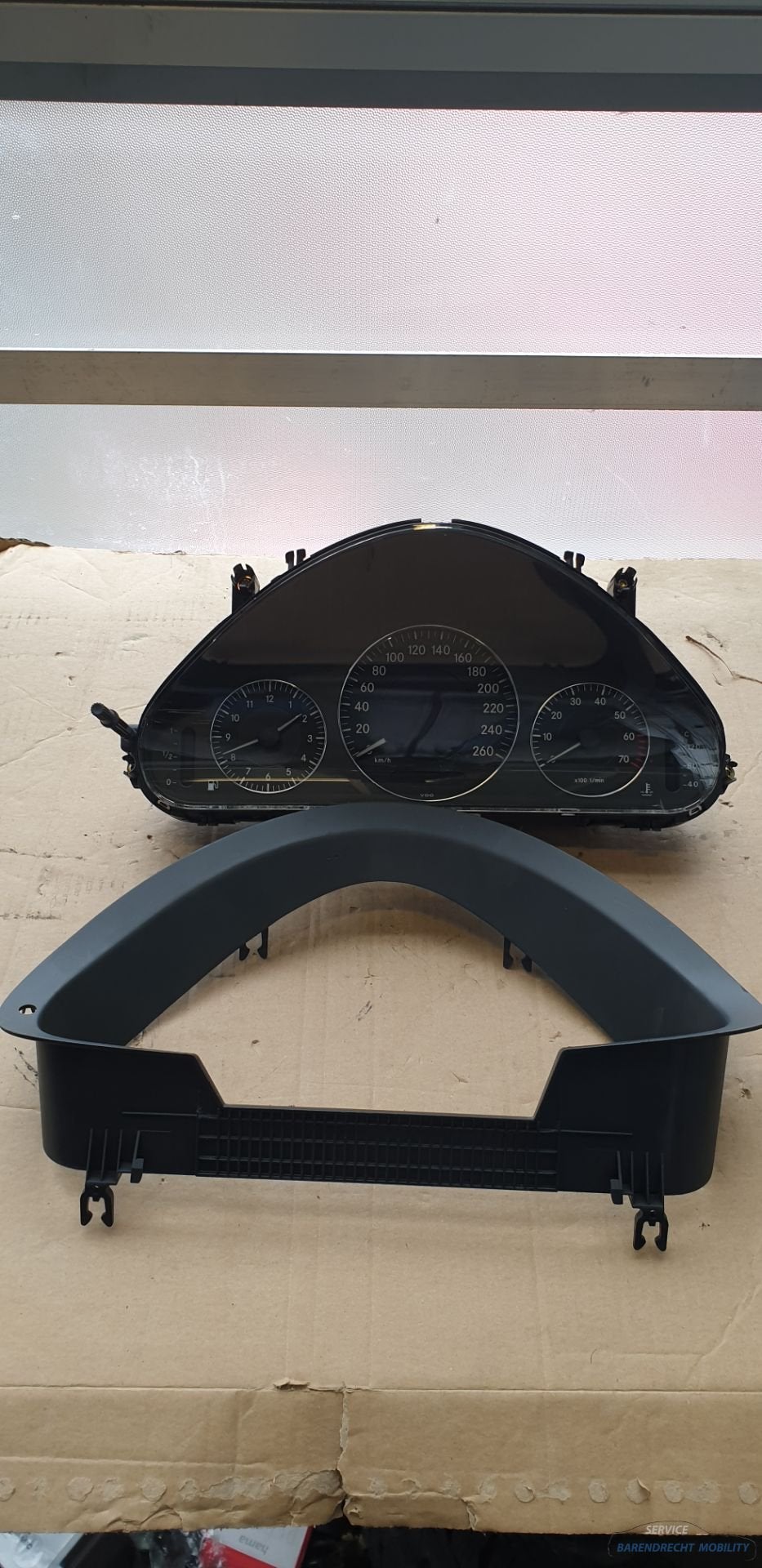 Kilometerteller W211 E klasse Mercedes A2115401711 E320 benz, Gebruikt, Mercedes-Benz AG, Mercedes-Benz, Mercedesstrasse 120
70372  Stuttgart, DE