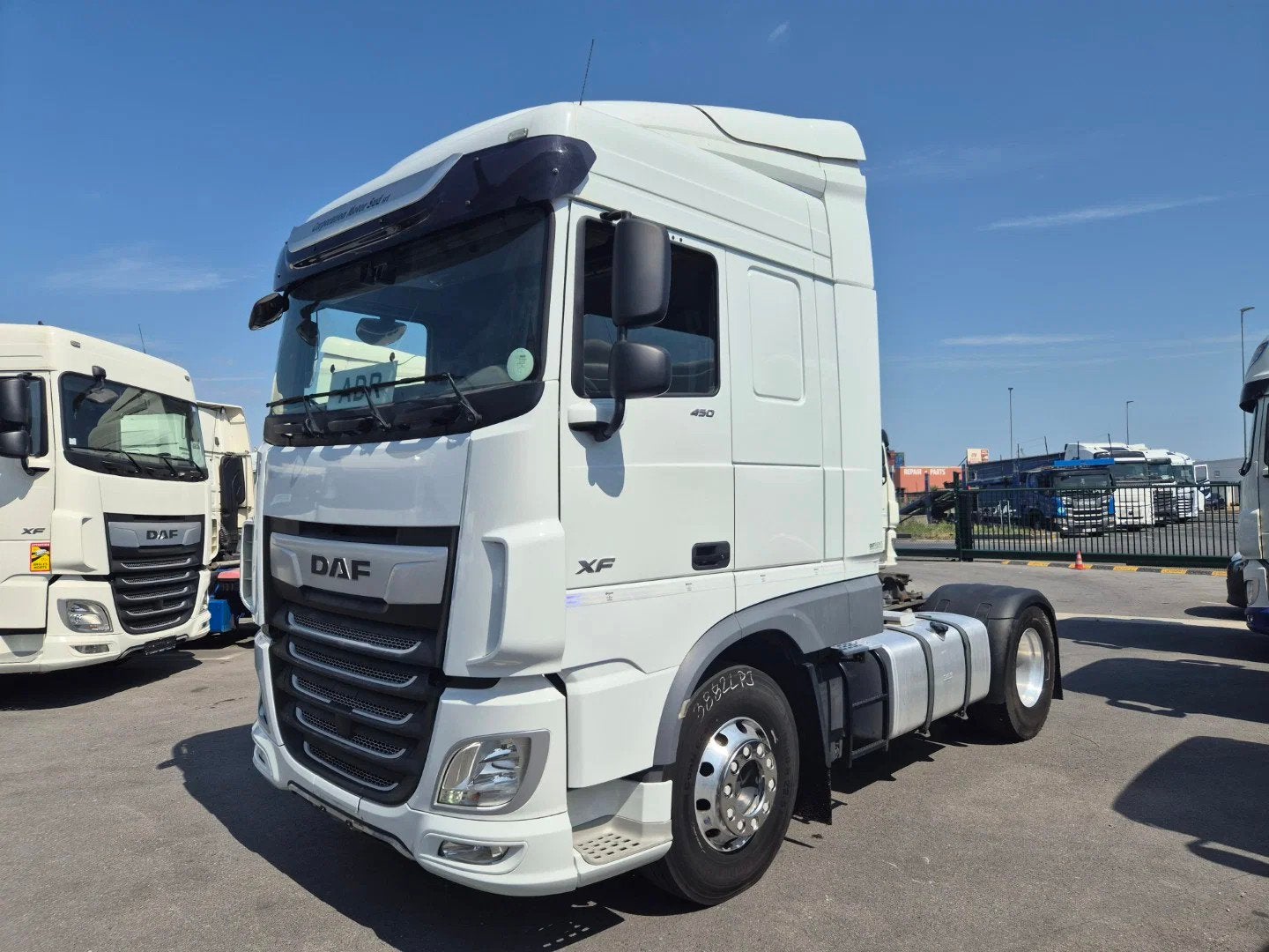 DAF XF 450 FT SPACE CAB ADR ZF INTARDER (bj 2021), Achterwielaandrijving, Euro 6, Wit, Bedrijf