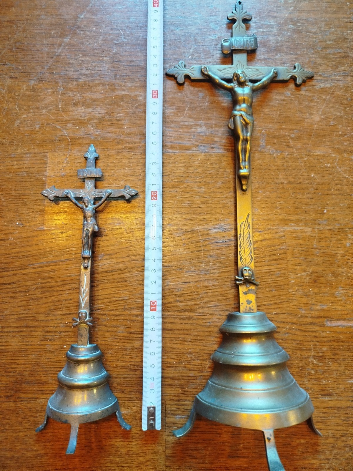 Paire de crucifix anciens en bronze Crâne et Palme, Antiquités & Art, Enlèvement