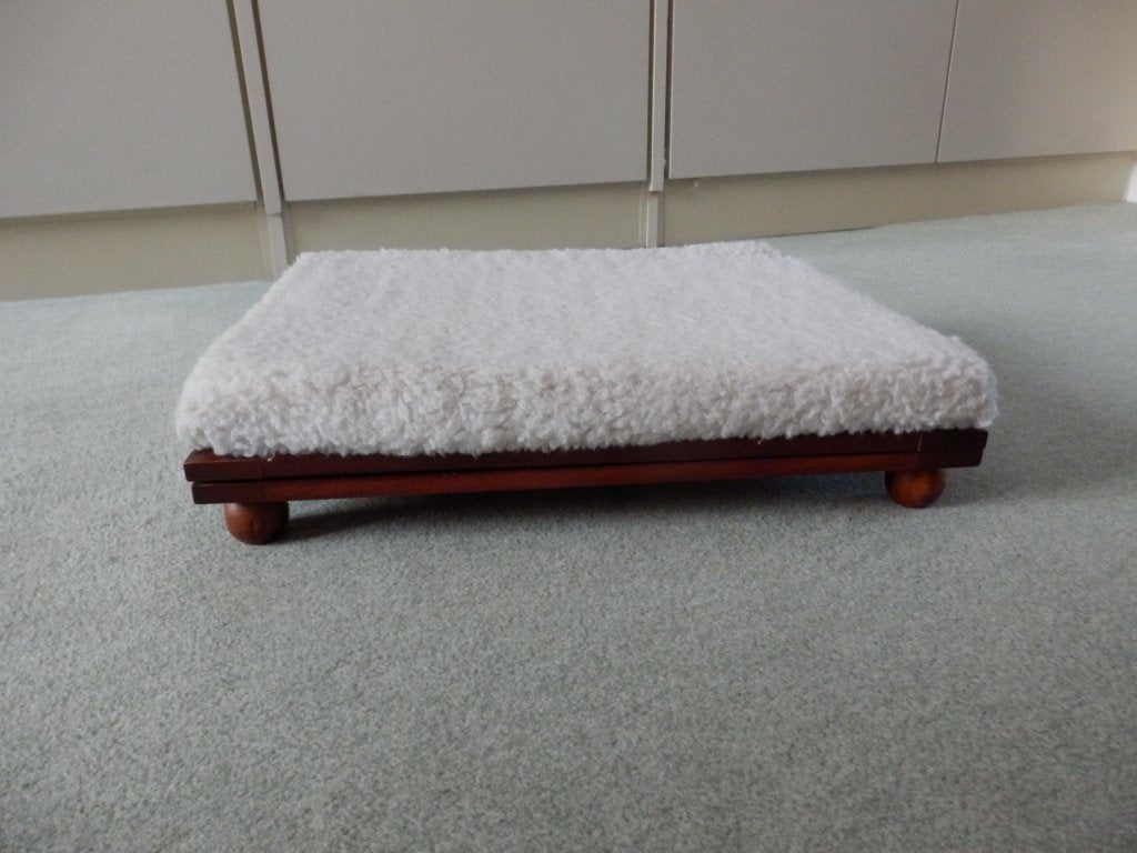 praktisch voetbankje uit hout, Rustiek, Comme neuf, Enlèvement, Moins de 50 cm