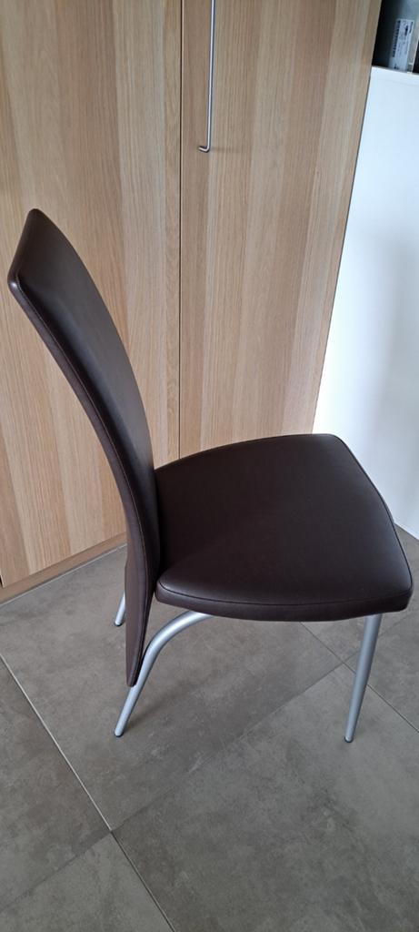 mooie stoelen 4 stuks in imitatie leer kleur bruin, Huis en Inrichting, Ophalen, Bruin, Leer