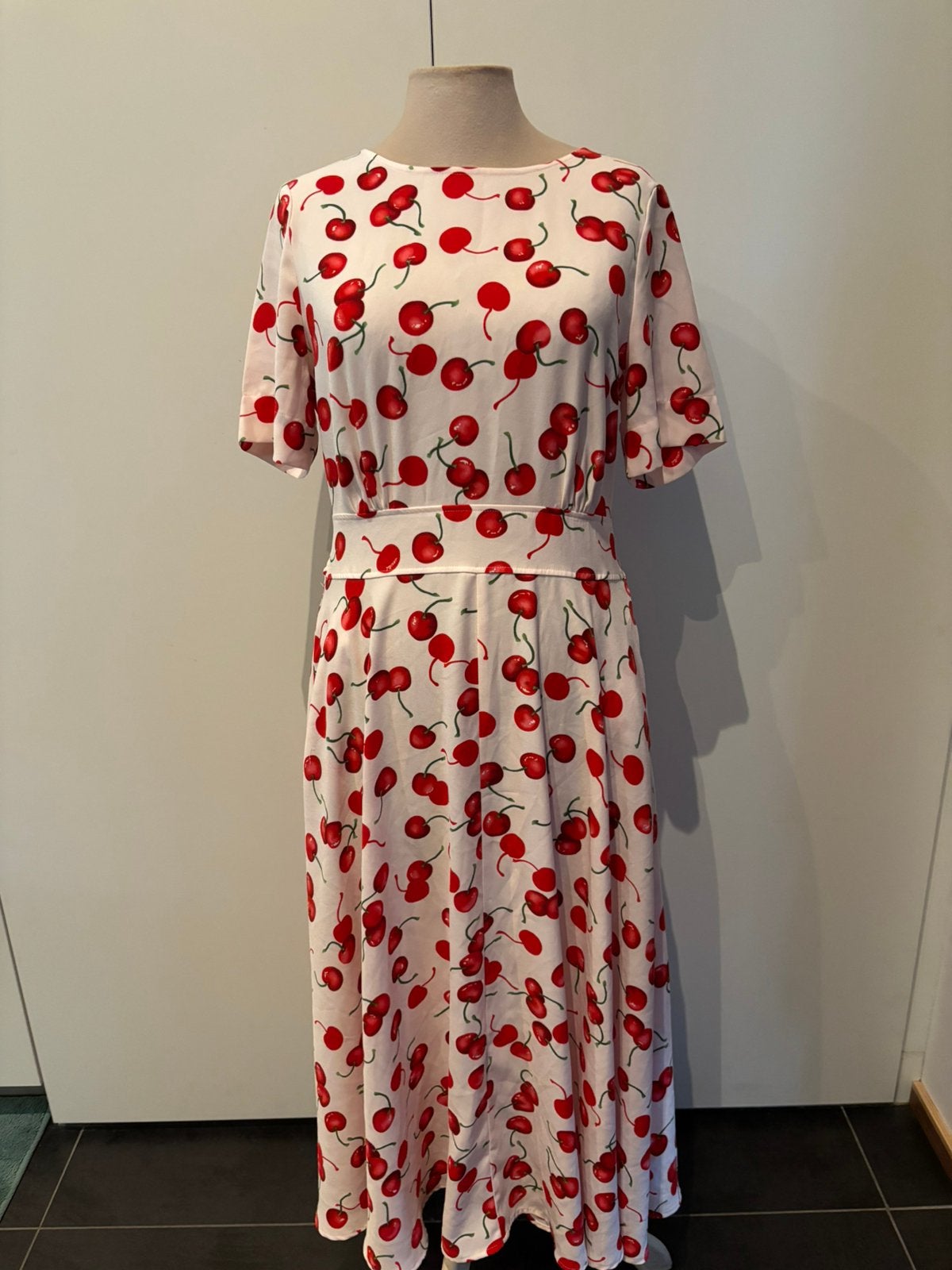 Leuk kleedje van Essentiel Antwerp, Ophalen, Zo goed als nieuw, Maat 38/40 (M)