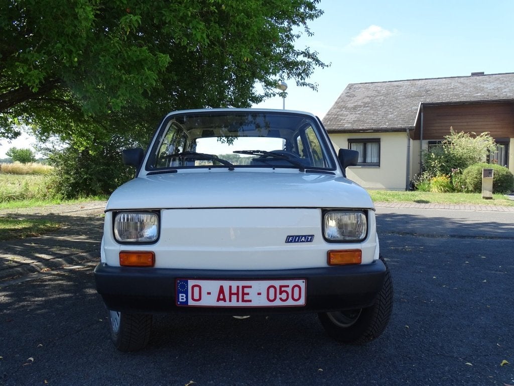 Fiat 126, Auto's, Oldtimers, Particulier, Fiat, Benzine, Berline, 3 deurs, Handgeschakeld, Wit, Blauw, Achterwielaandrijving