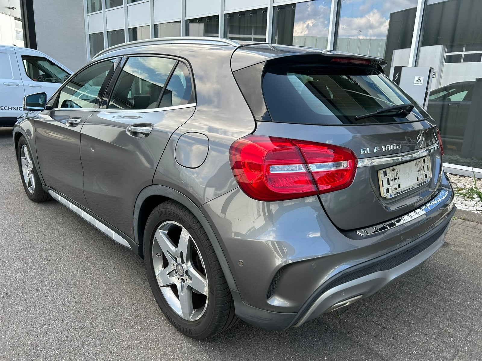 Mercedes GLA180d / Automaat / AMG Pack / Goede staat, Auto's, Bedrijf, 5 deurs, SUV of Terreinwagen, Te koop