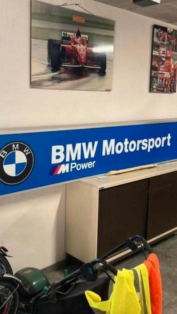 Lichtbak Bmw, Enlèvement