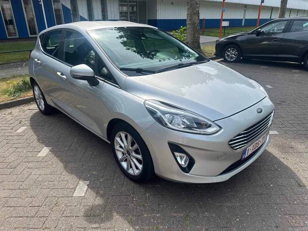 Ford Fiesta 1.1i CarPlay-LaneKeep-Voorruitverwarming, Argent ou Gris, Achat, Euro 6, Boîte manuelle