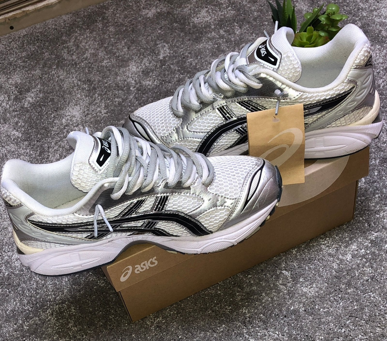 Asics : Kayano 14, Envoi, Comme neuf