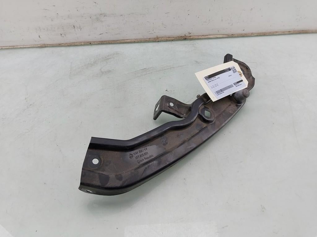 KOPLAMP HOUDER LINKS Skoda Scala (01-2019/-) (|657805931|), Gebruikt, Skoda