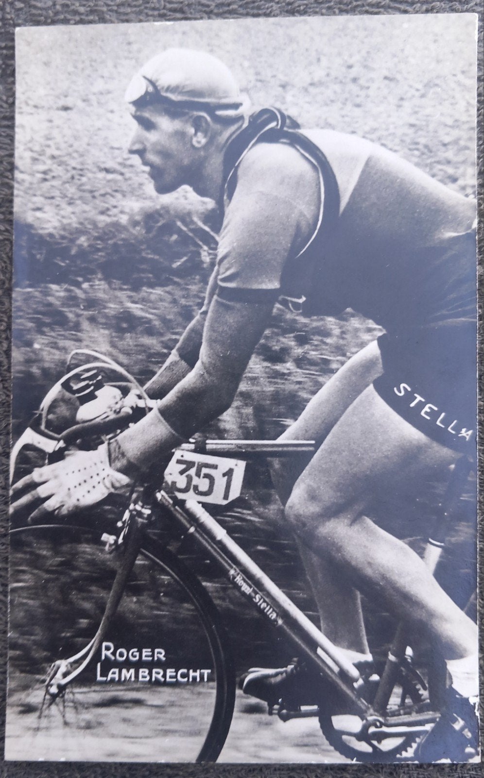 Le cycliste Roger Lambrecht, Enlèvement ou Envoi