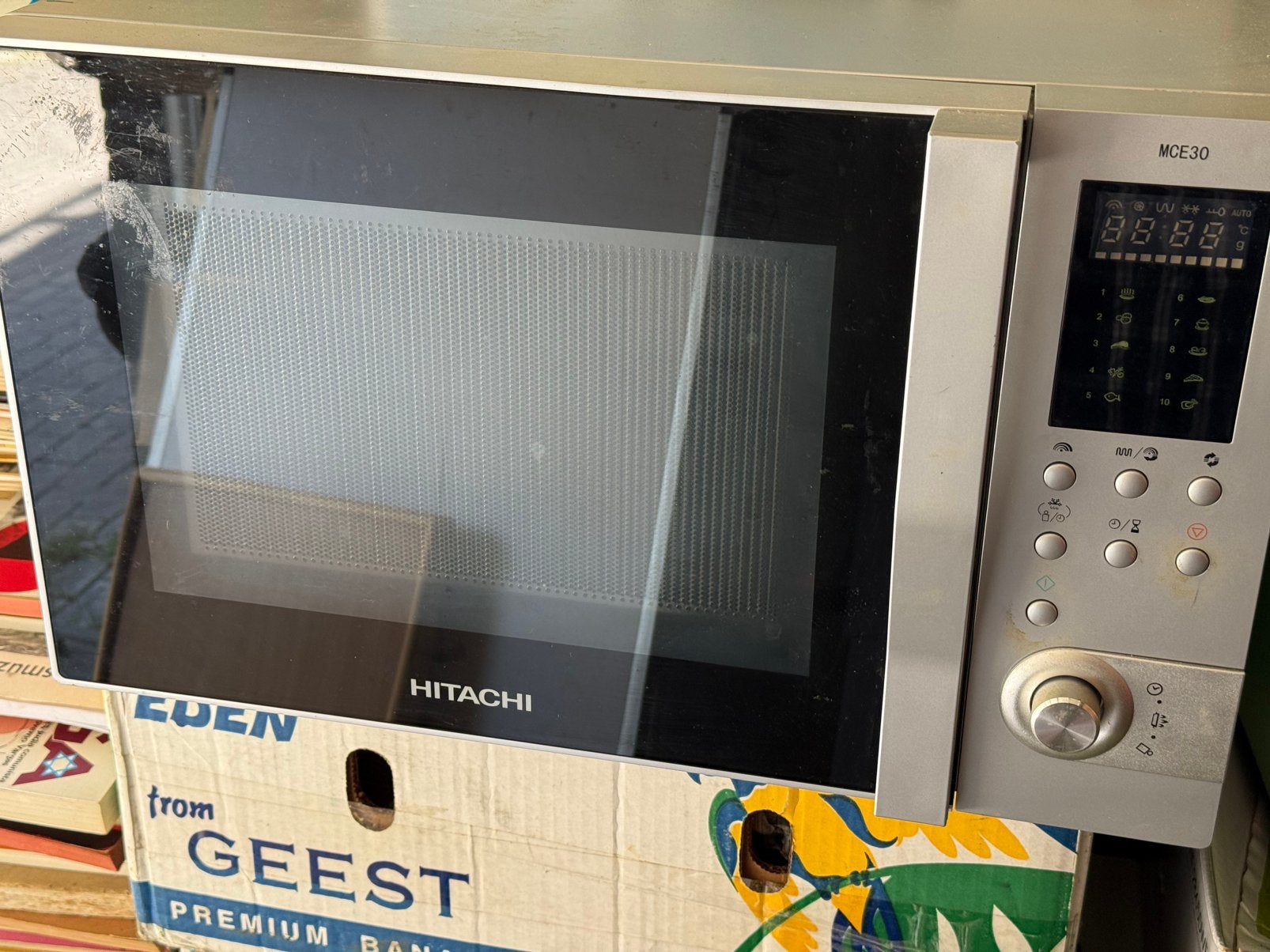 Hitachi, Elektronische apparatuur, Microgolfoven, Ophalen of Verzenden, Zo goed als nieuw, Draaiplateau