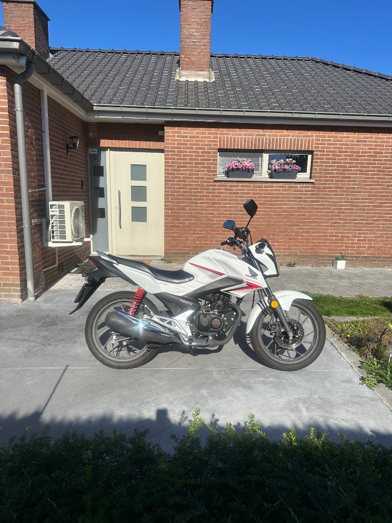 HONDA CB125F - 1600 KM - 04/2018, Particulier, 1 cylindre, 125 cm³, Jusqu'à 11 kW