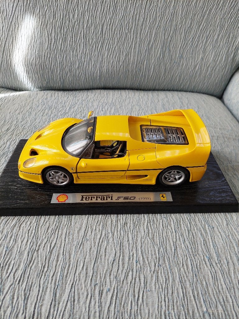 Modèle réduit Ferrari F50 — Édition spéciale échelle 1:18, Ophalen, Zo goed als nieuw, Auto, Maisto