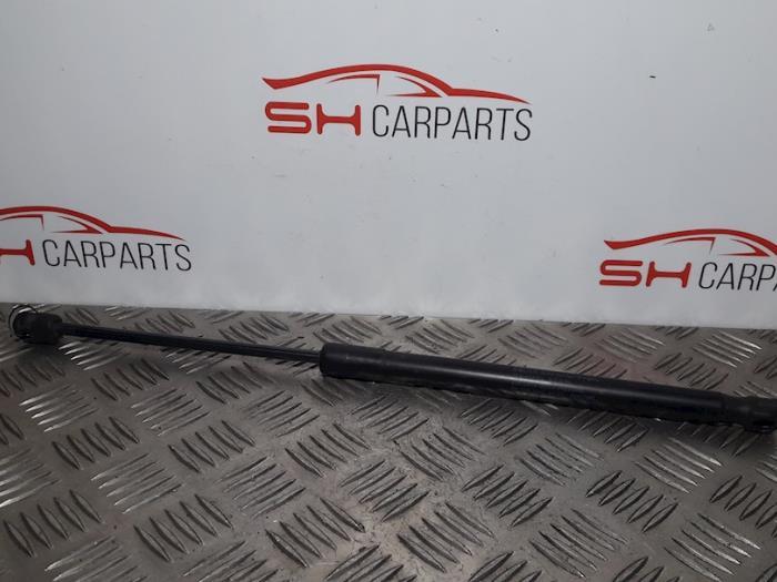Gasdemper rechts-achter van een Suzuki Swift, Auto-onderdelen, Gebruikt, -, -, Ophalen of Verzenden