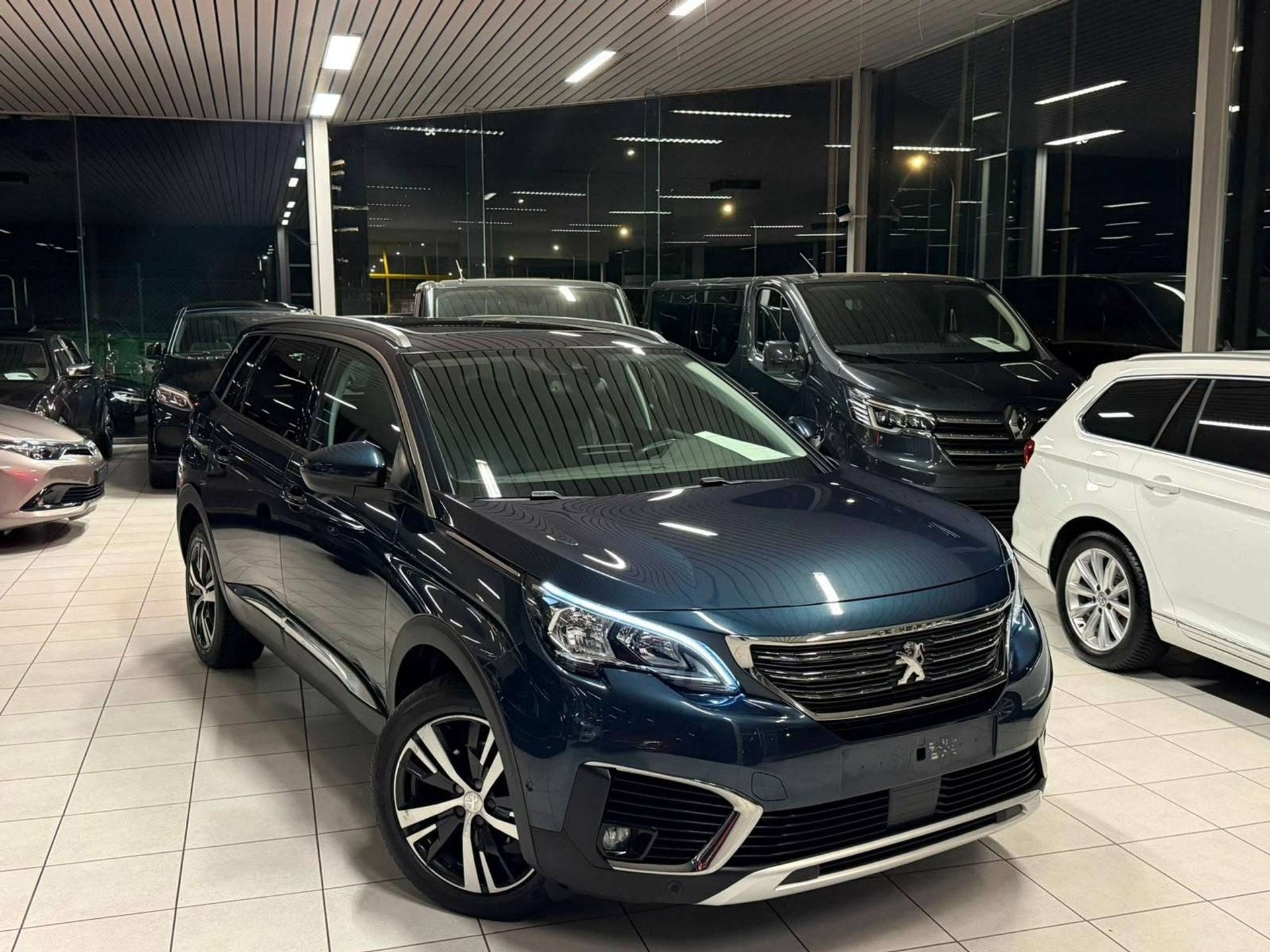 Peugeot 5008 5008 1.2i, Auto's, Peugeot, Dealer onderhouden, Gebruikt, Euro 6, Multifunctioneel stuurwiel