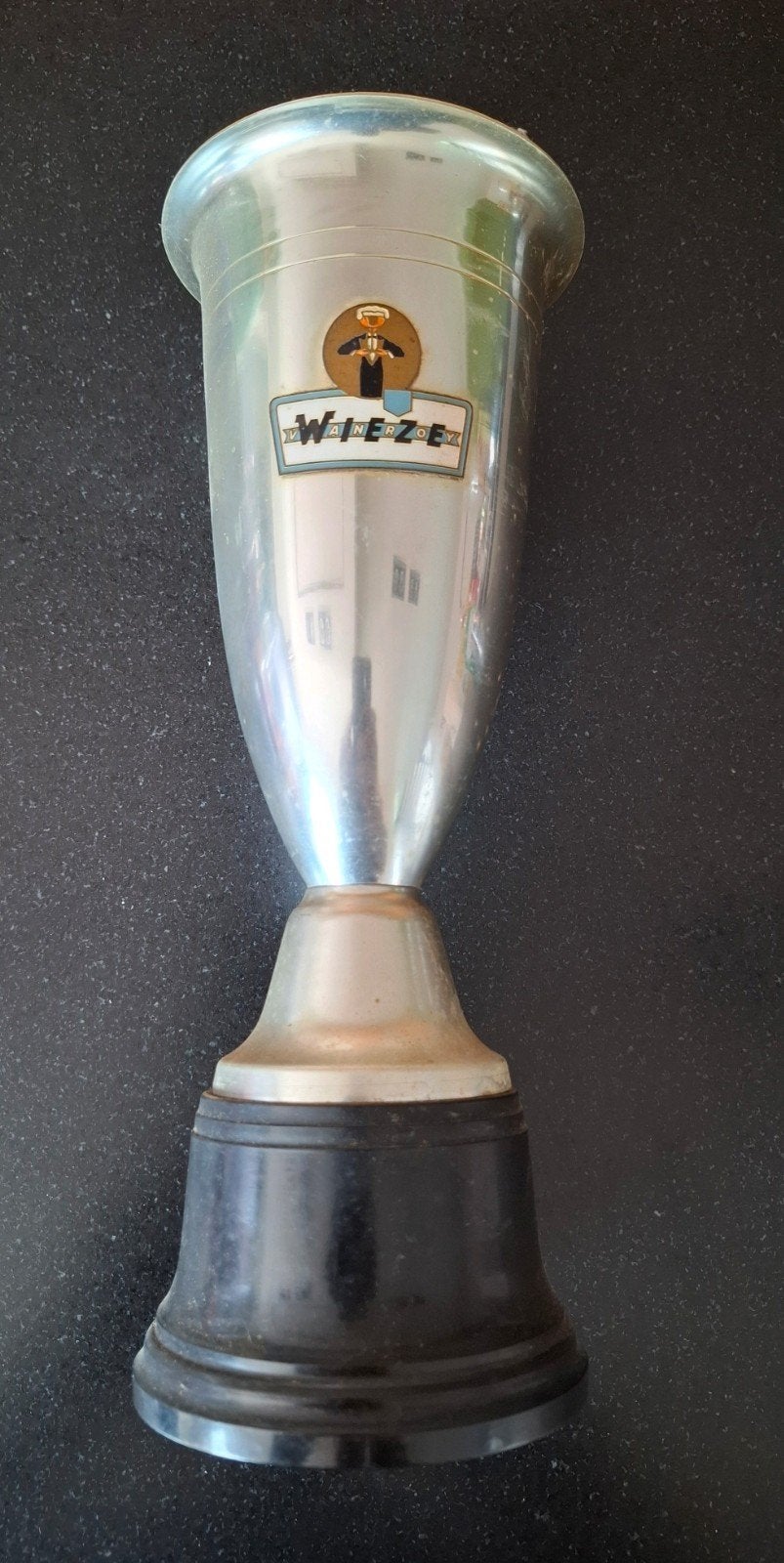 Gobelet Wieze, Collections, Enlèvement