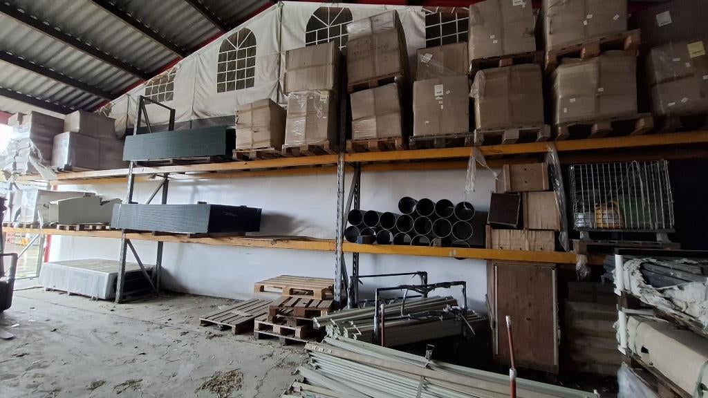 ca 32 meter palletstelling 425cm hoog, Ophalen