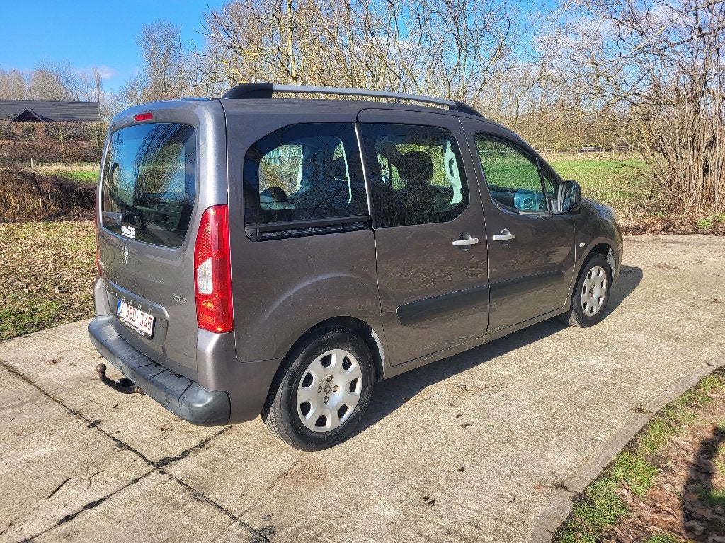 Peugeot Partner Tepee 1.6 Essence, Autos, Peugeot, Argent ou Gris, Boîte manuelle, Noir, 5 portes