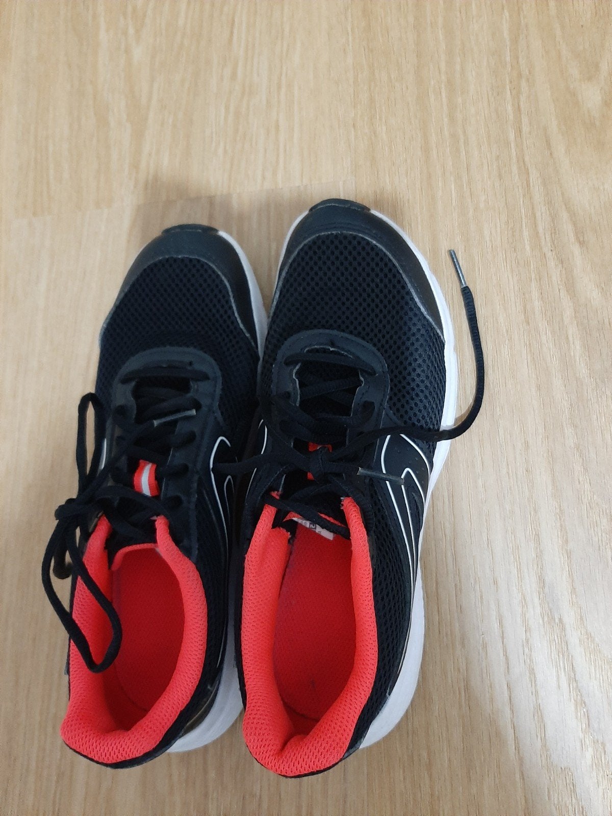 sportschoenen Decathlon, Sports & Fitness, Basket, Enlèvement, Comme neuf, Chaussures