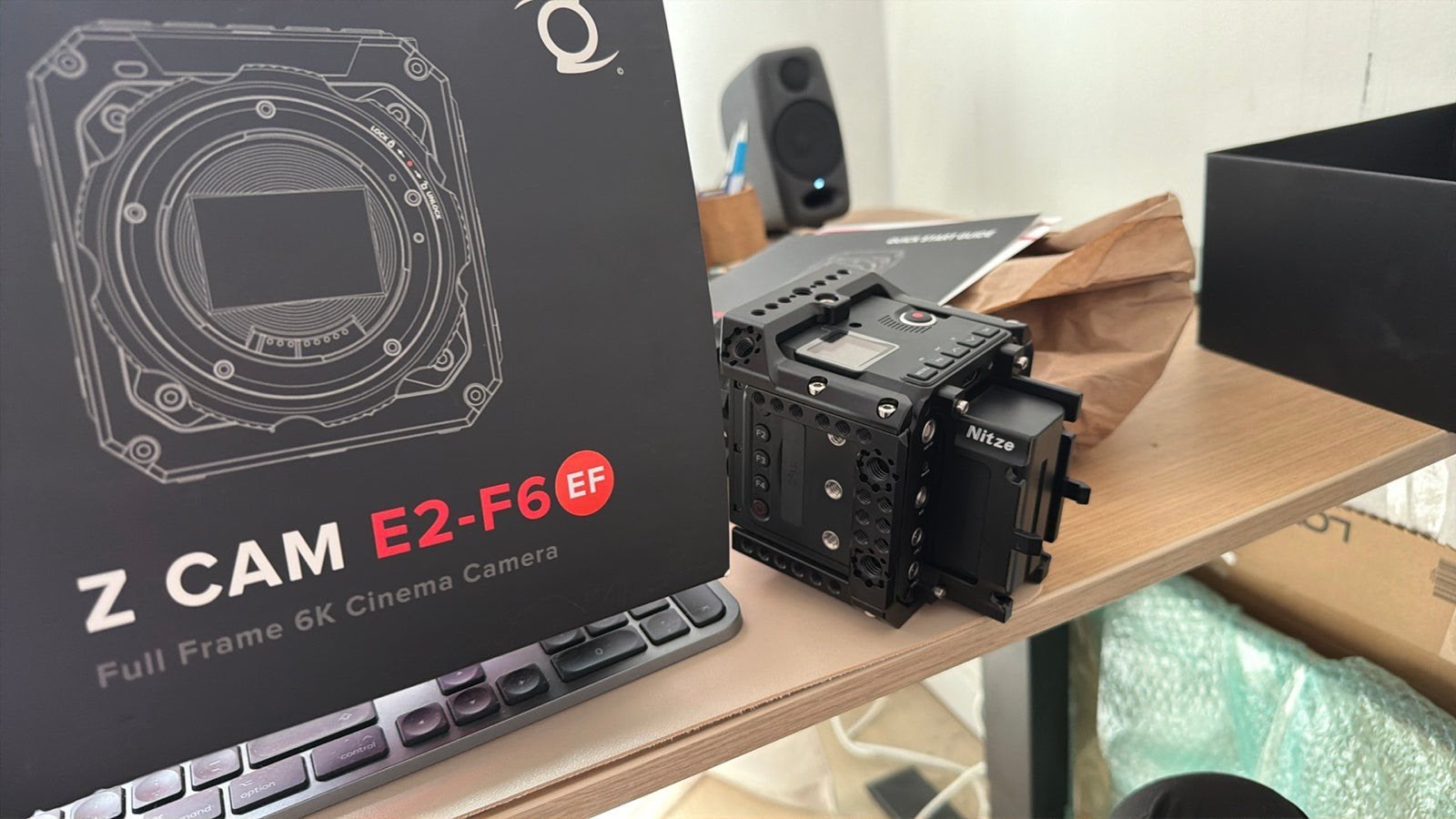 Z Cam E2 F6 - EF Mount - eND twv 550 - antenne - Nitze Cage, TV, Hi-fi & Vidéo, Caméscopes numériques, Comme neuf, Caméra, Canon