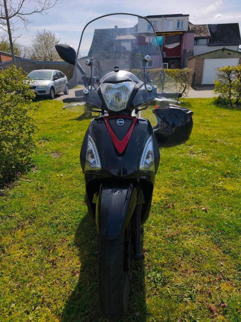 Symphony ST 125CC, Fietsen en Brommers, Ophalen of Verzenden, Helm