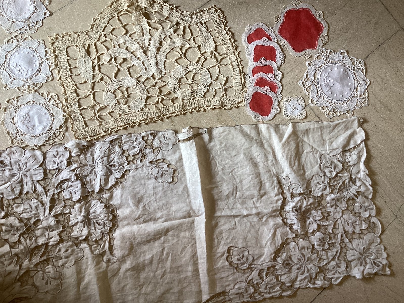 Lot vintage kantwerk, handgehaakte doilies, Ophalen of Verzenden, Gebruikt