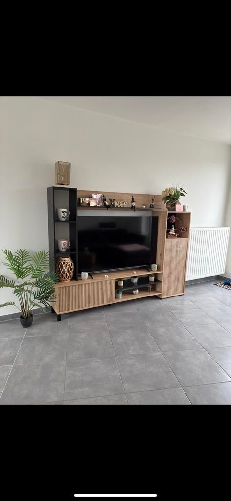 Tv kast, Ophalen