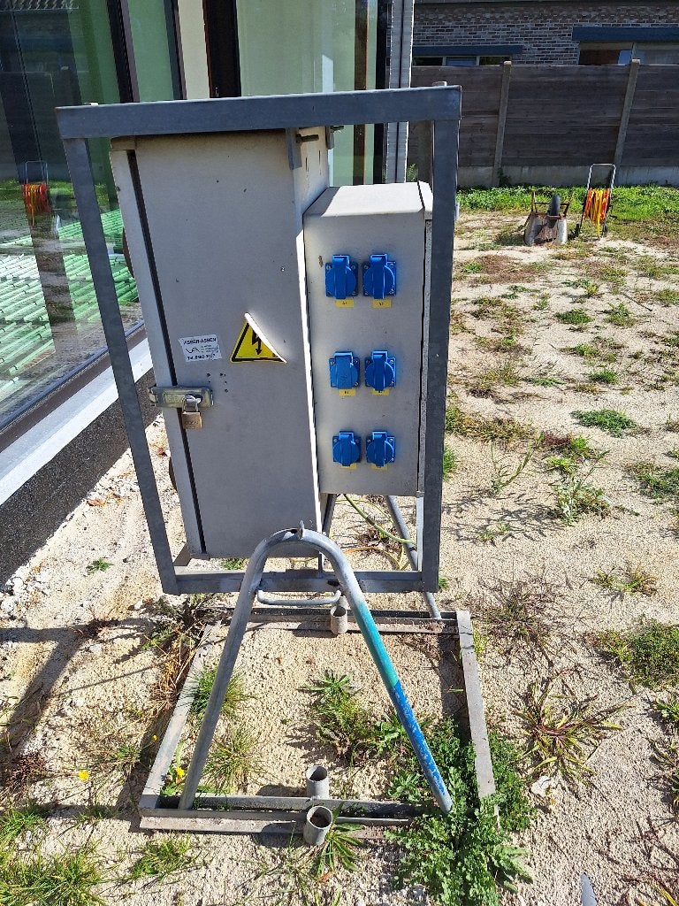 Werfkast met stopcontacten van 240 V en 400 V, Doe-het-zelf en Bouw, Ophalen, Gebruikt