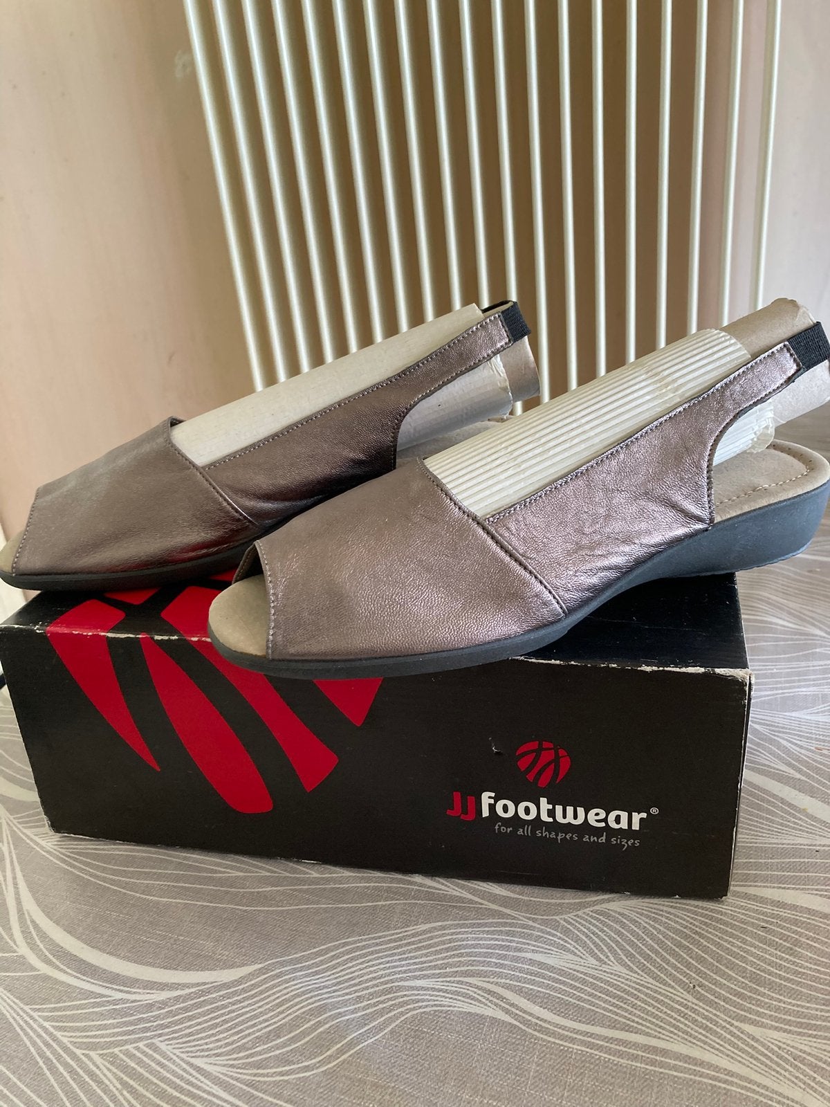 JJ footwaer captive sandalen maat 42, Kleding | Dames, Schoenen, Ophalen