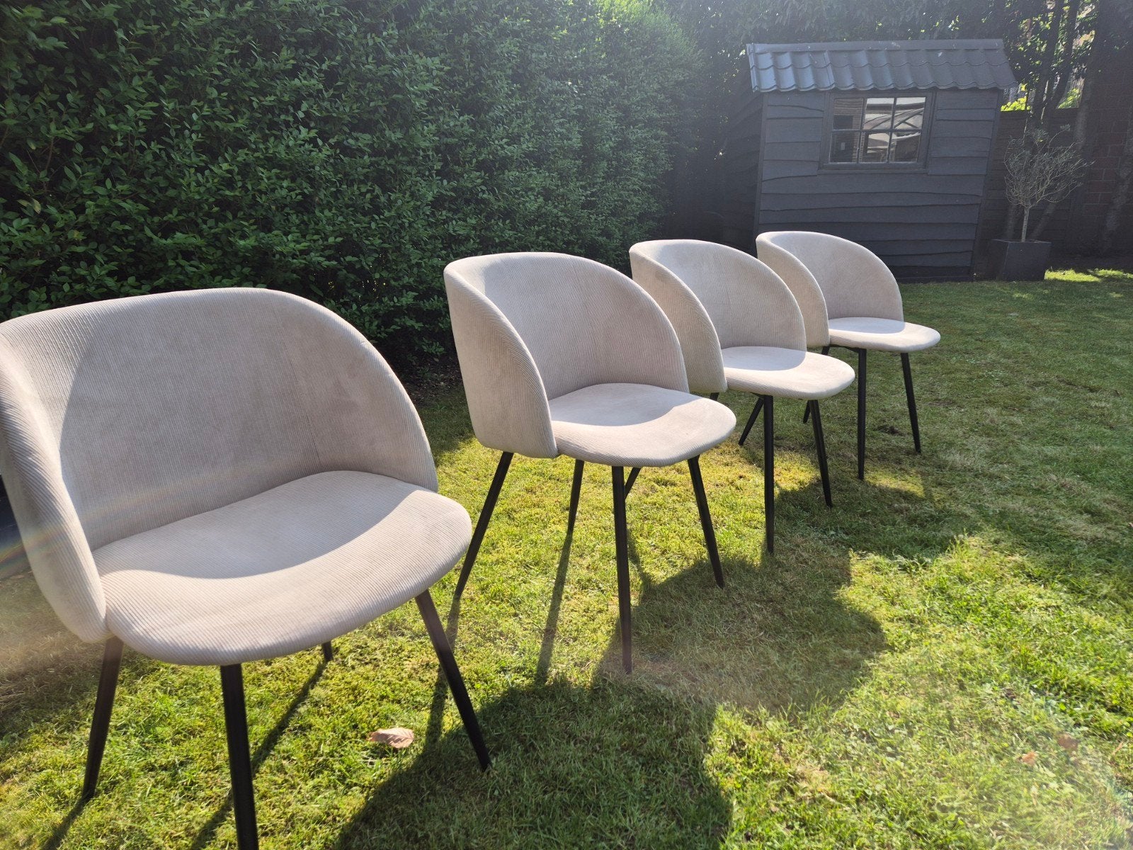 Lichtgrijze eetkamerstoelen, Ophalen
