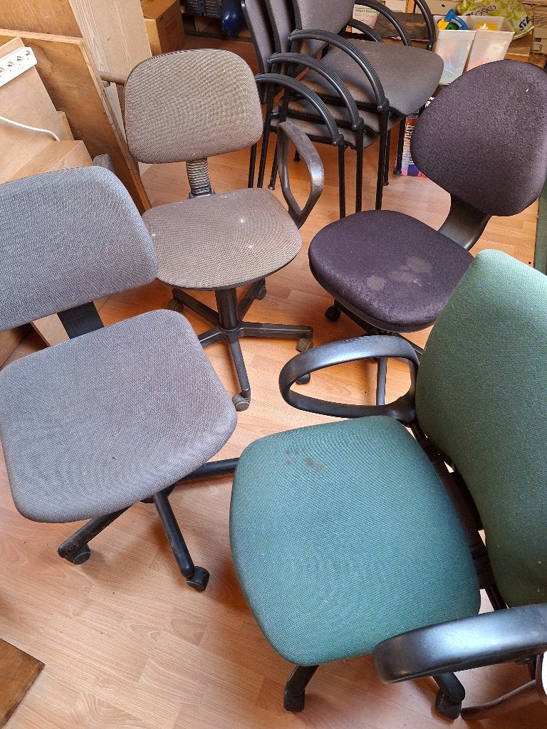 Verschillende bureaustoelen, Tielt-Winge, gratis, Huis en Inrichting, Ophalen, Ergonomisch, Gebruikt, Bureaustoel
