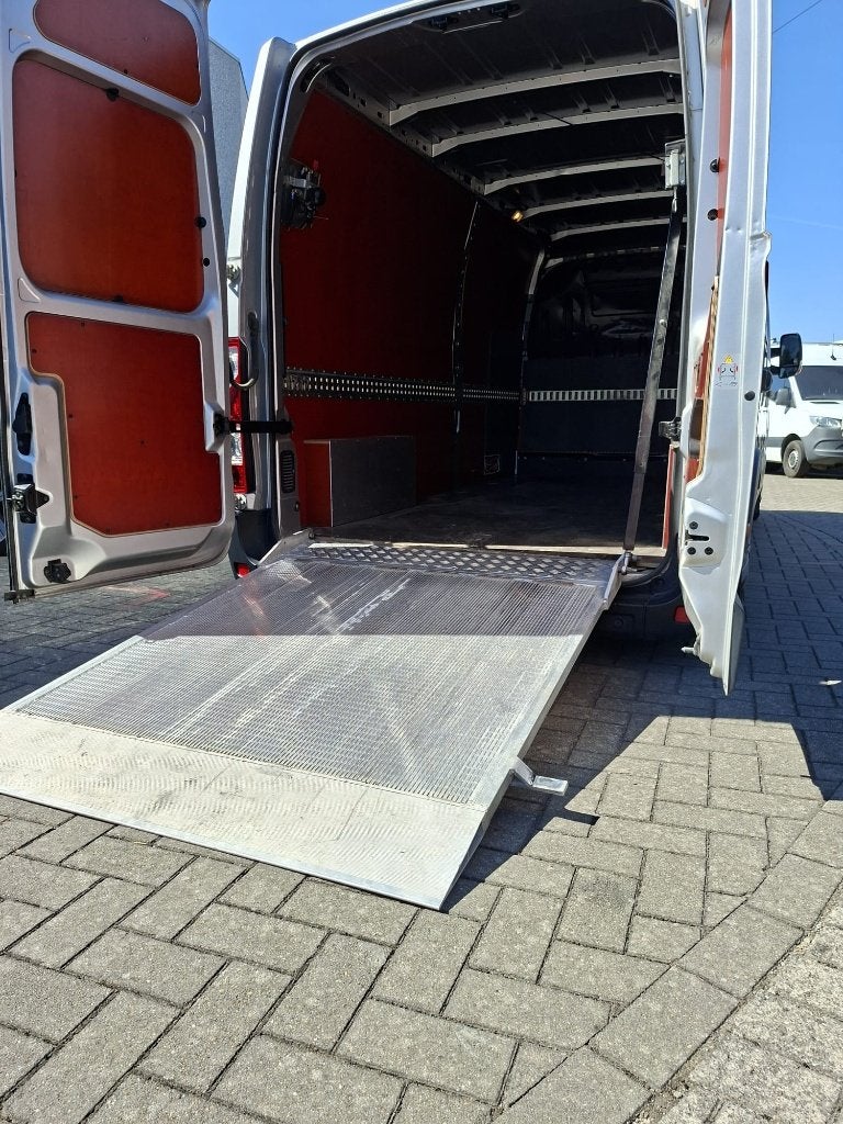 Renault Master L3H2 2.3 dCi 130 — laadbrug - BTW wagen, Autos, Argent ou Gris, Achat, 207 g/km, Euro 6