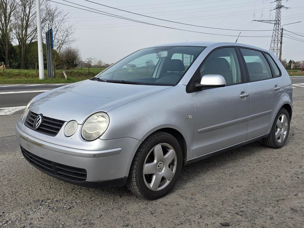 VOLKSWAGEN POLO 1400CC BENZINE 09/2004 180000KM  (EXPORT), Autos, Argent ou Gris, Achat, Entreprise, Boîte manuelle