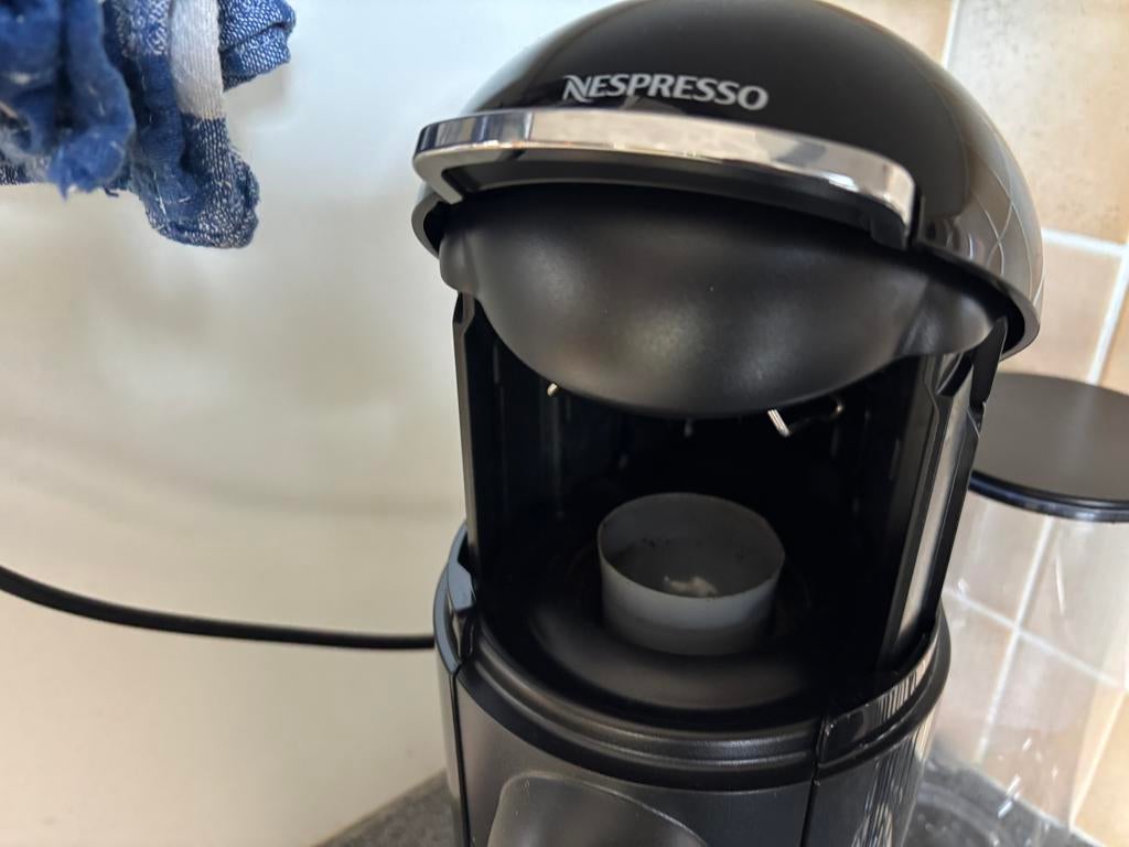 Nespresso vertuo plus automatic als nieuw, Ophalen, Zo goed als nieuw