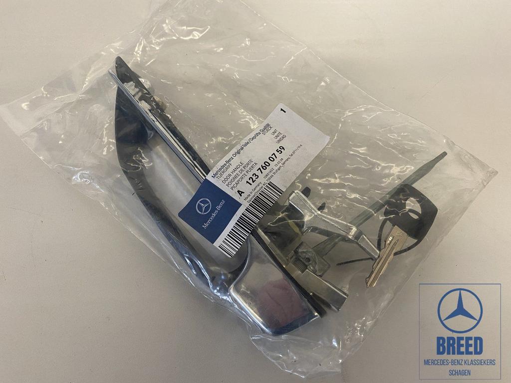NOS deurgreep links voor Mercedes-Benz W123, Auto-onderdelen, -, Deur, Nieuw, Ophalen of Verzenden